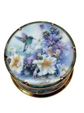 Broad-Billed Hummingbird Music Box 1994 Lena Liu Eine Kleine Nachtmusik Video